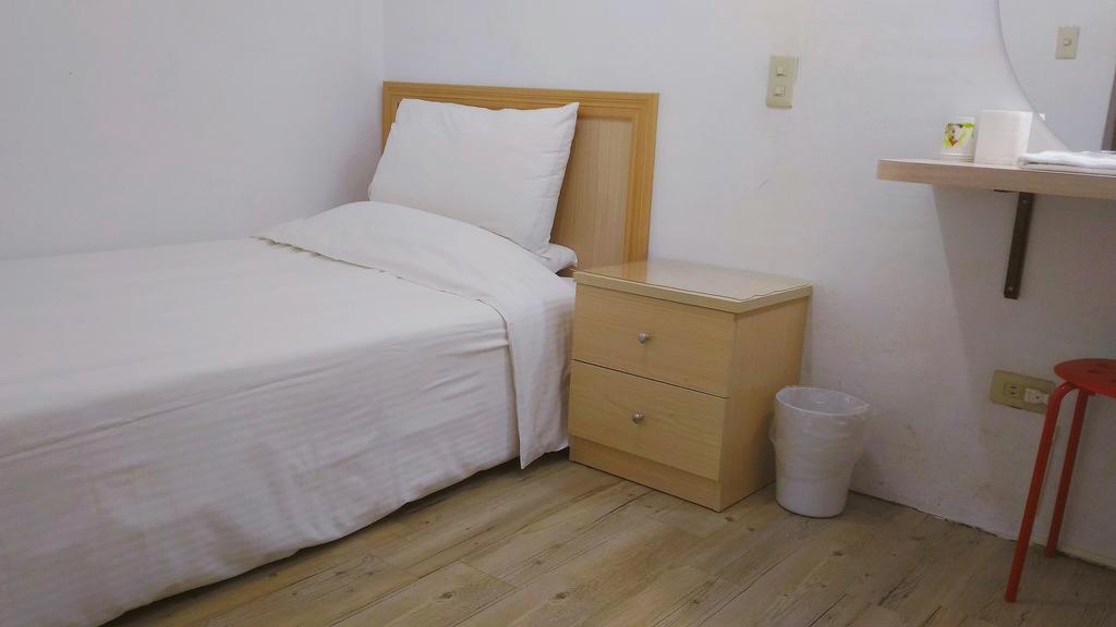 Chia Rong Hostel Taipei Luaran gambar